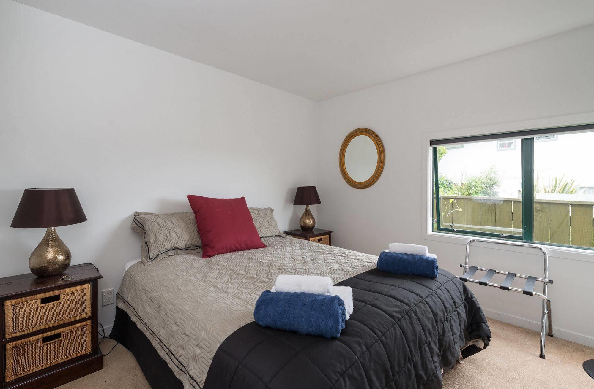 Lakeside City Apartments - Penthouse And Studio Ροτόρυα Εξωτερικό φωτογραφία